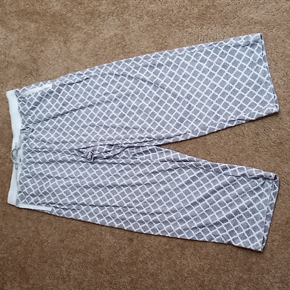 Nautica super soft long sleeve 3/4 button down grey/white patterned pajama set - Picture 3 of 8